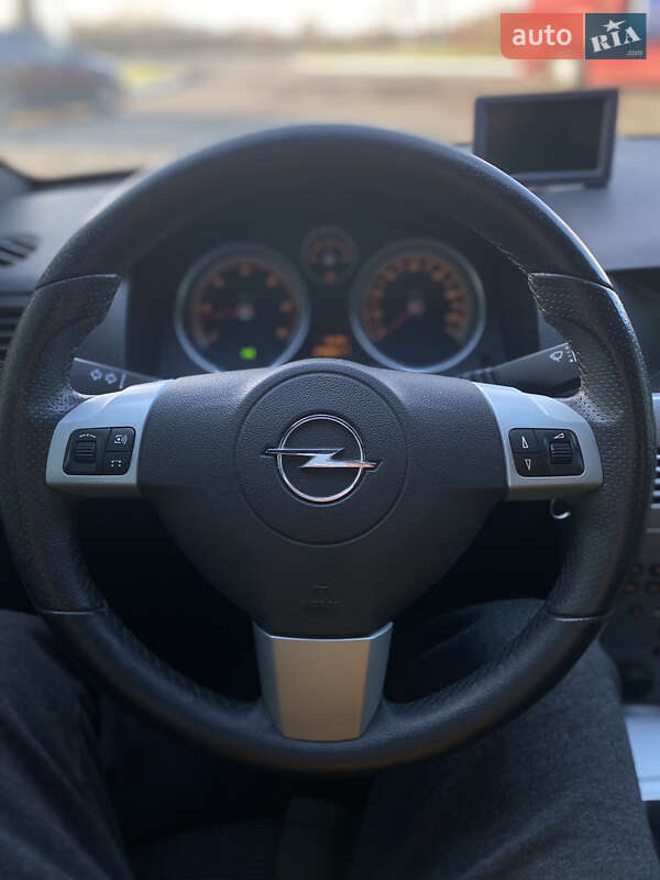 Хэтчбек Opel Astra 2008 в Львове