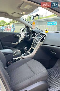 Хетчбек Opel Astra 2010 в 