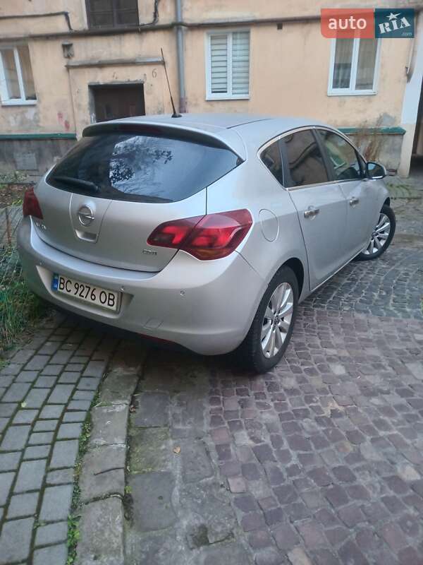 Хэтчбек Opel Astra 2010 в Львове