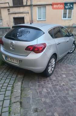 Хетчбек Opel Astra 2010 в 