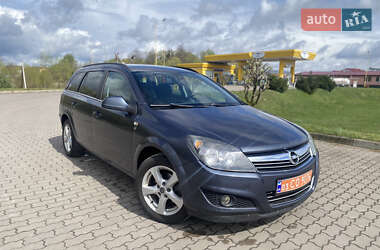 Универсал Opel Astra 2010 в Радивилове