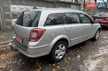 Универсал Opel Astra 2010 в Киеве