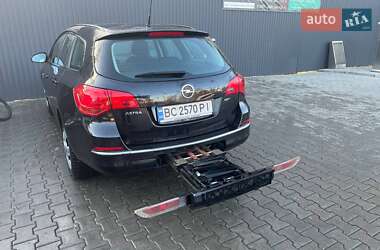 Универсал Opel Astra 2013 в 
