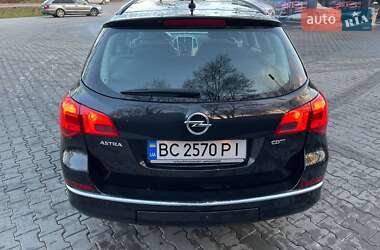 Универсал Opel Astra 2013 в 