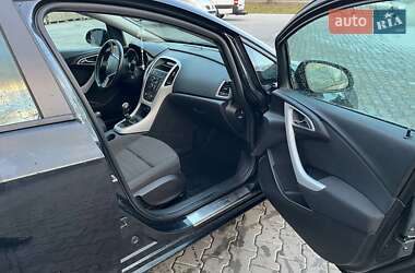 Универсал Opel Astra 2013 в 
