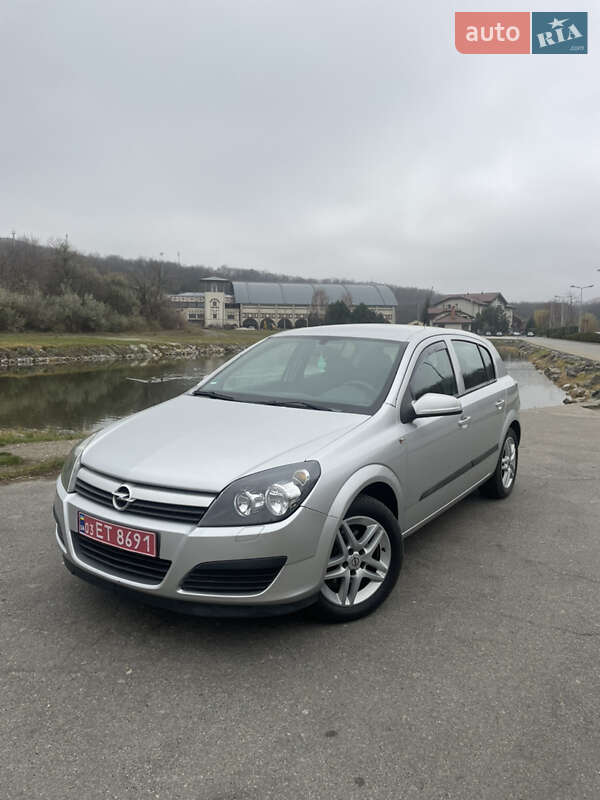 Хэтчбек Opel Astra 2005 в Днепре