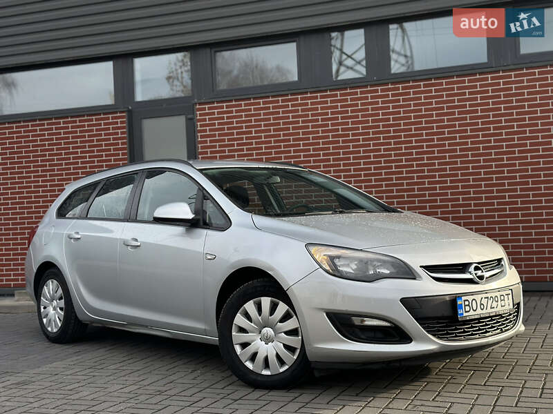 Универсал Opel Astra 2014 в Львове