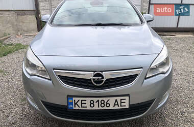 Універсал Opel Astra 2010 в 