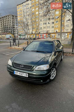 Седан Opel Astra 2003 в Ивано-Франковске