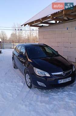Opel Astra 2012