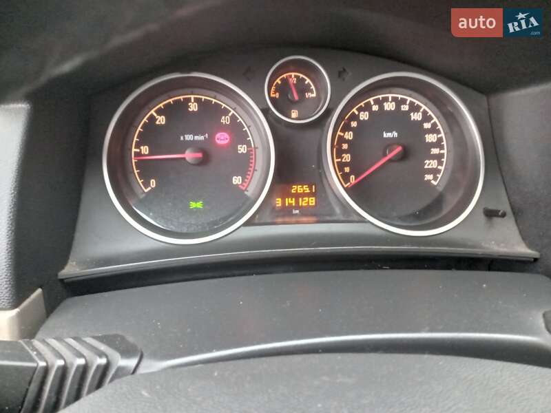 Универсал Opel Astra 2008 в Галиче