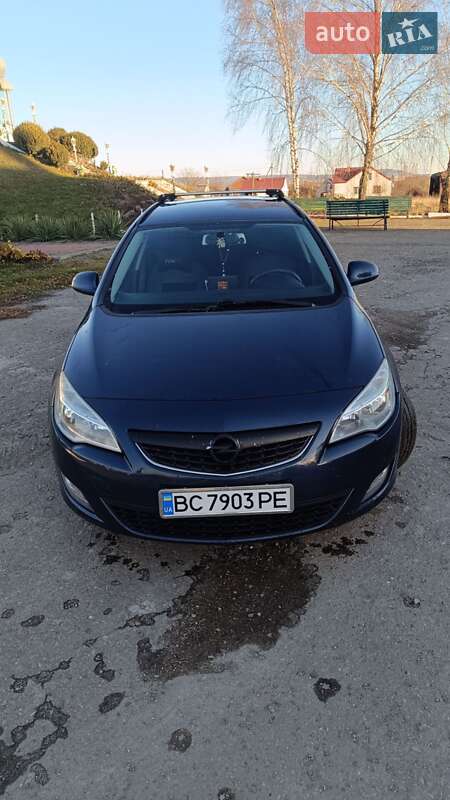 Opel Astra 2011