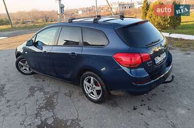 Универсал Opel Astra 2011 в Золочеве