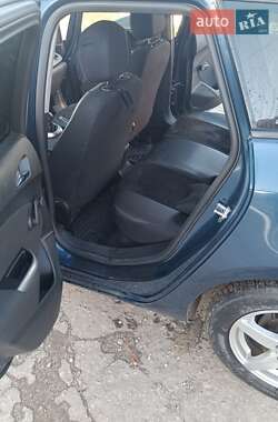 Универсал Opel Astra 2011 в Золочеве