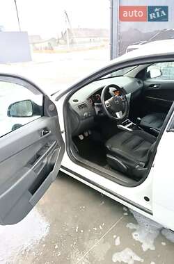 Седан Opel Astra 2012 в Павлограді