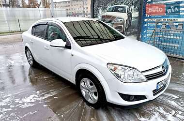 Седан Opel Astra 2012 в Павлограді