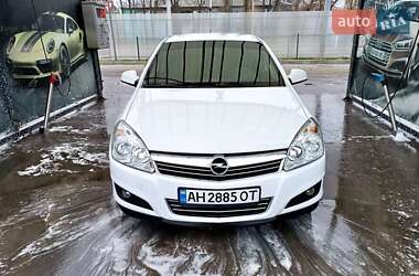 Opel Astra 2012