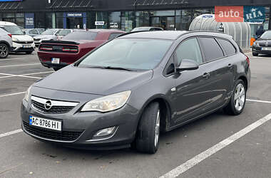 Універсал Opel Astra 2012 в 