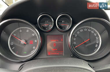 Універсал Opel Astra 2012 в 