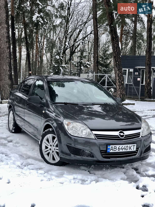 Седан Opel Astra 2011 в Вінниці