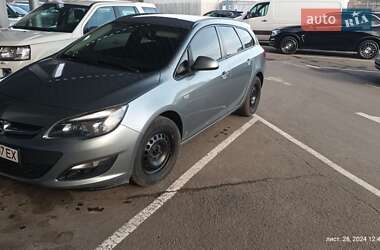 Универсал Opel Astra 2015 в Ивано-Франковске