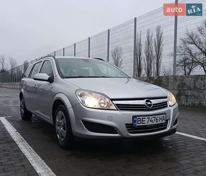 Универсал Opel Astra 2009 в Южноукраинске