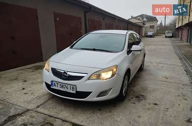 Opel Astra 2011