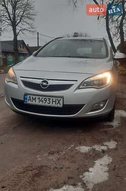 Opel Astra 2012