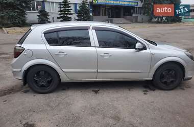 Хэтчбек Opel Astra 2007 в 