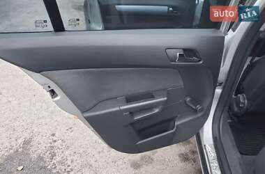 Хэтчбек Opel Astra 2007 в 