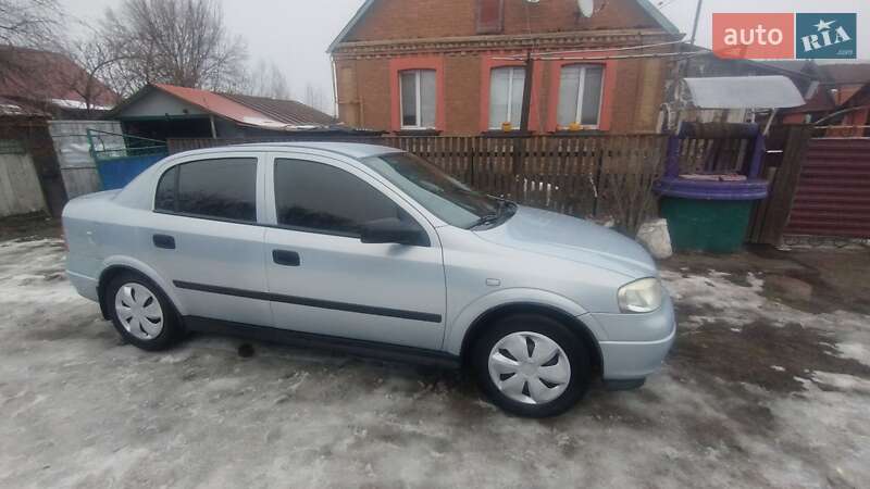 Седан Opel Astra 2004 в Житомире