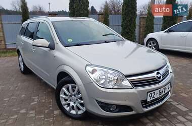 Универсал Opel Astra 2008 в Радивилове