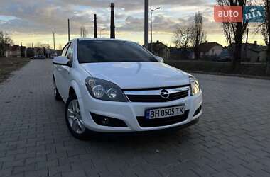 Opel Astra 2013 Opel Astra 2013