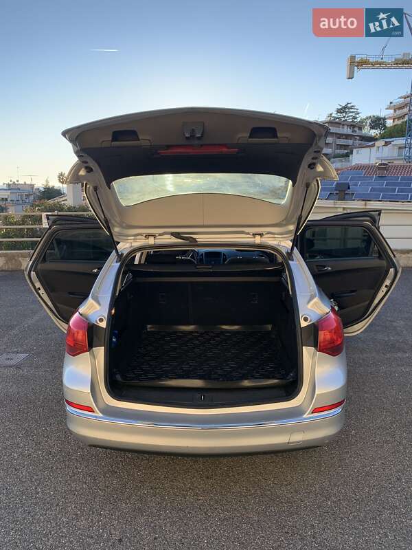Універсал Opel Astra 2013 в Одесі