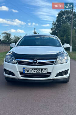 Универсал Opel Astra 2012 в Ивано-Франковске