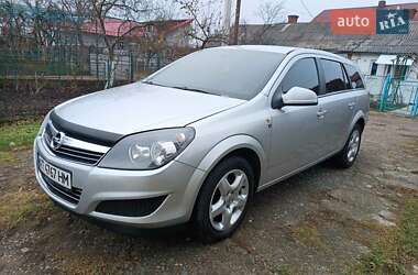 Універсал Opel Astra 2010 в Коломиї