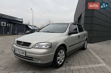 Седан Opel Astra 2006 в Тячеві