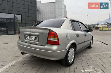 Седан Opel Astra 2006 в Тячеві