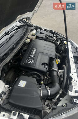 Универсал Opel Astra 2012 в 