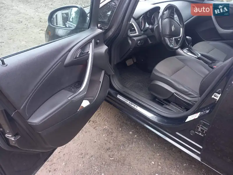 Универсал Opel Astra 2013 в 
