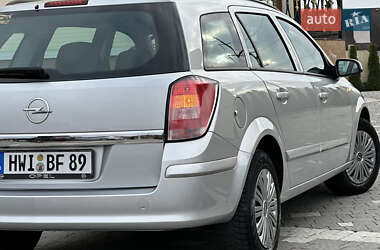 Универсал Opel Astra 2010 в Дрогобыче