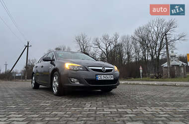 Універсал Opel Astra 2012 в Хотині