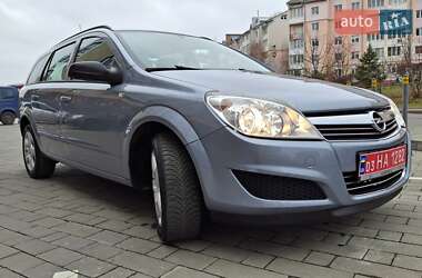 Універсал Opel Astra 2009 в Луцьку