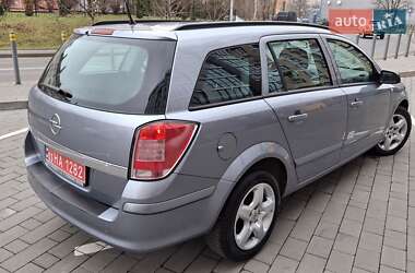 Універсал Opel Astra 2009 в Луцьку