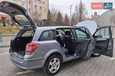 Універсал Opel Astra 2009 в Луцьку