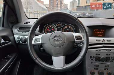 Універсал Opel Astra 2009 в Луцьку