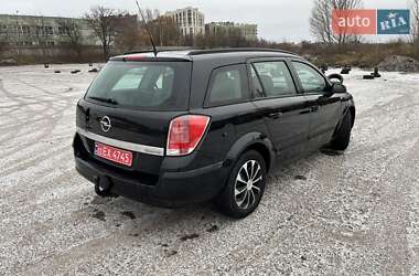 Универсал Opel Astra 2005 в Ровно