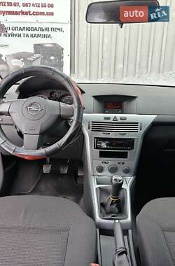 Універсал Opel Astra 2009 в Звягелі