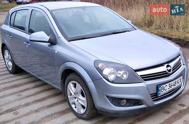 Opel Astra 2011