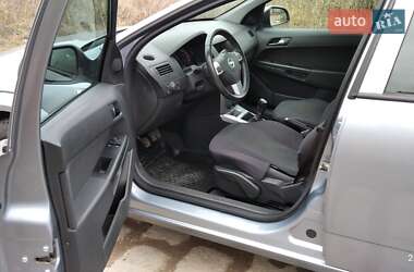 Хэтчбек Opel Astra 2011 в Львове